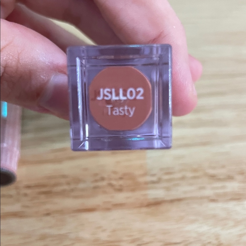 Lippie Bundle! Joah Liquid Lip in Tasty + Burt’s Bee’s Lip Oil in Caramel Cloud - Picture 2 of 5